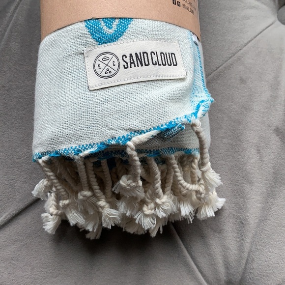 SOLD - Sandcloud Nesting Turtles Beach Towel NWT - Picture 6 of 6